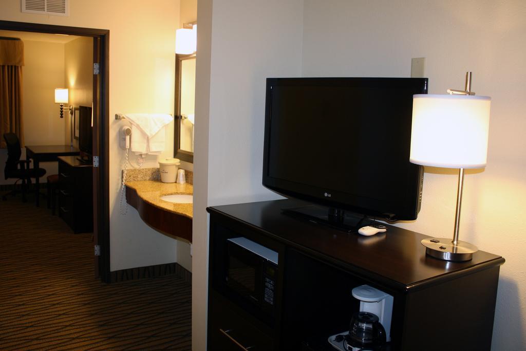 Americinn By Wyndham Rogers Room photo